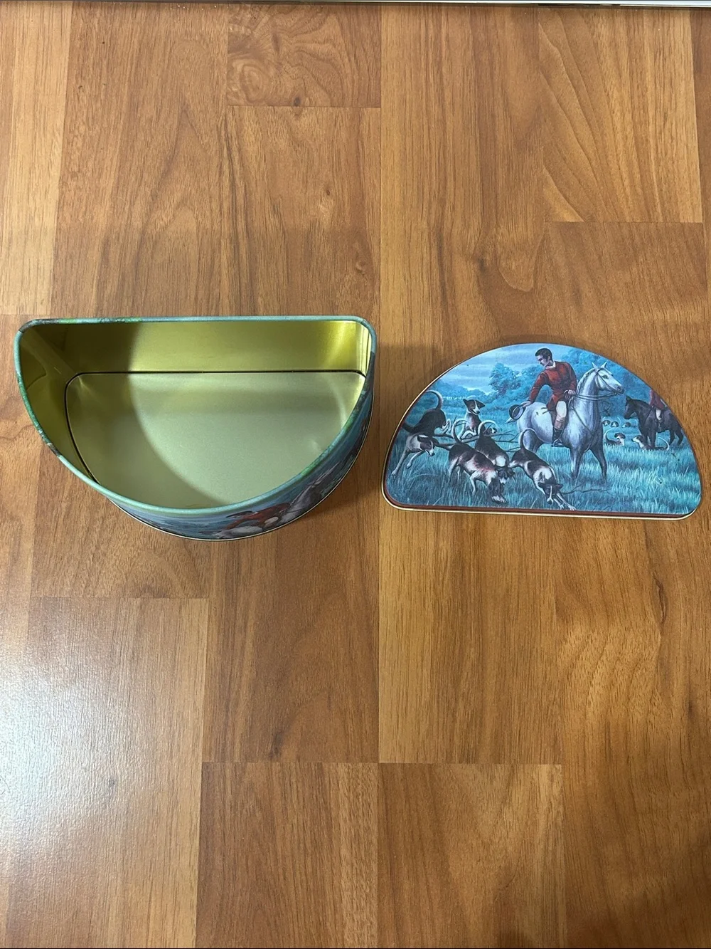 Vintage Lithographed Equestrian Hunt Scene Tin Box